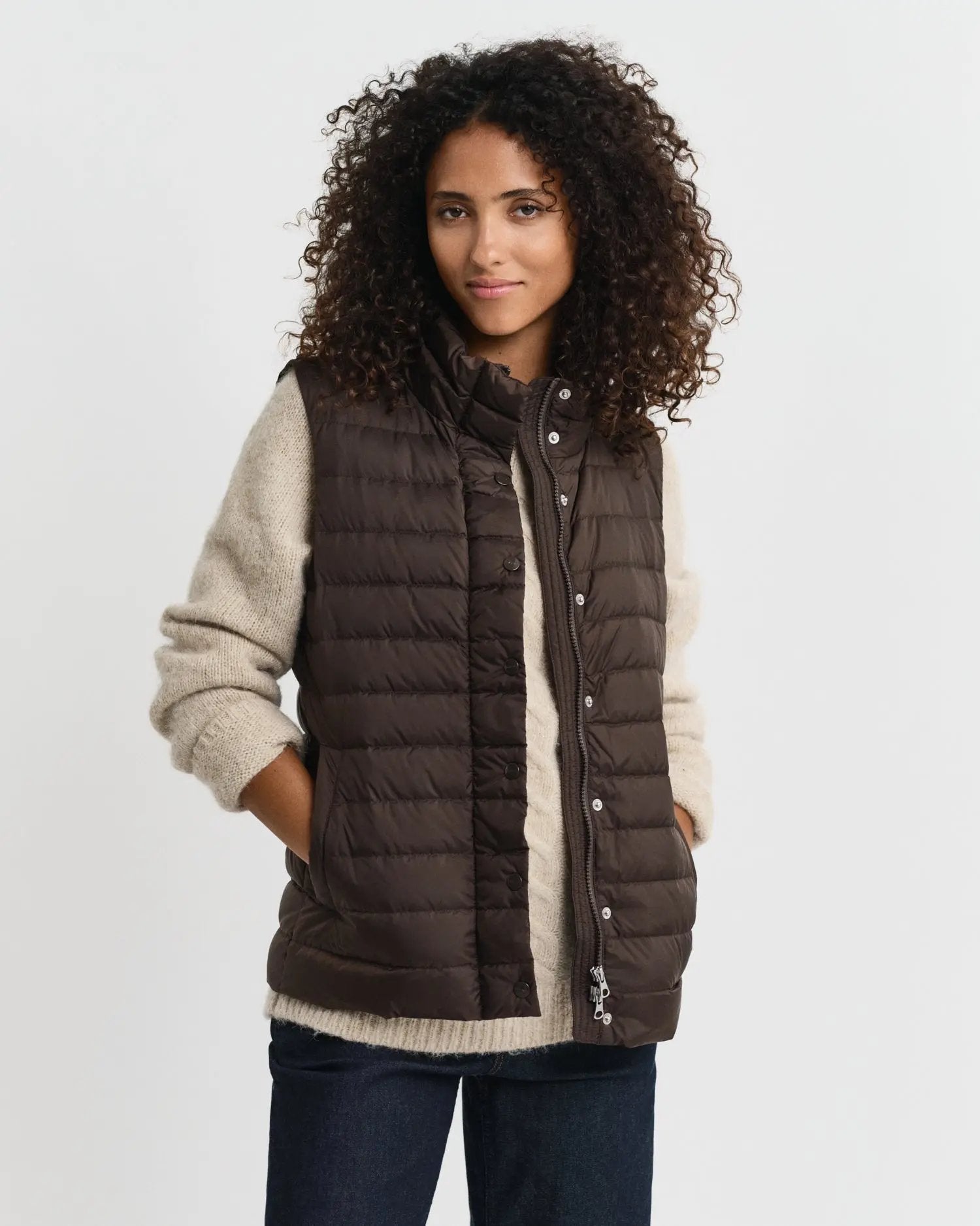 Ελαφρύ Αμάνικο Μπουφάν Με Πούπουλo GANT