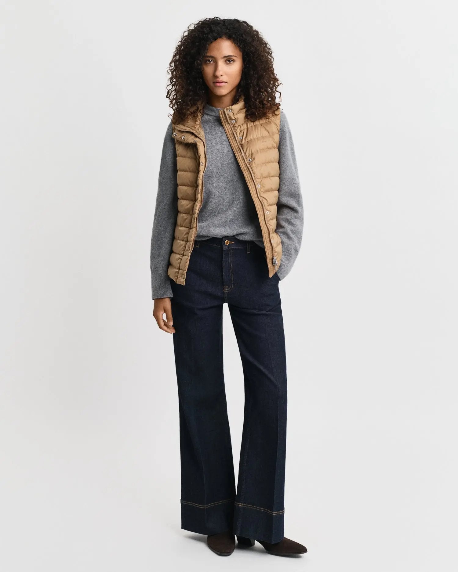 Ελαφρύ Αμάνικο Μπουφάν Με Πούπουλo GANT