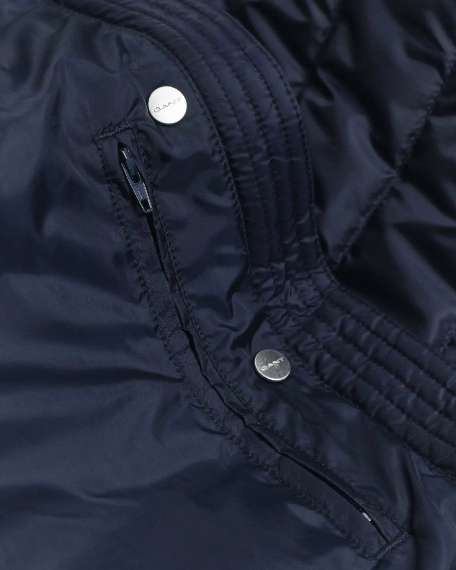 Ελαφρύ Αμάνικο Μπουφάν Με Πούπουλo GANT