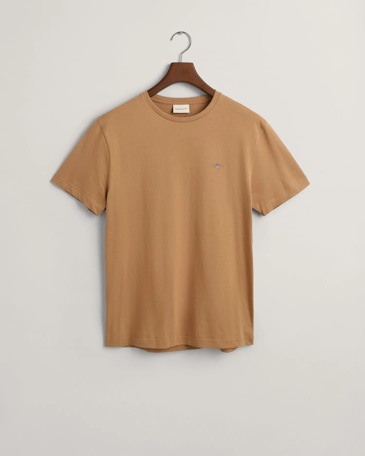T-Shirt GANT με Κεντημένο Λογότυπο Shield στο Στήθος