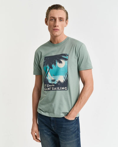 T-shirt από 100% βαμβάκι με μοντέρνα σταμπά στο στήθος.
