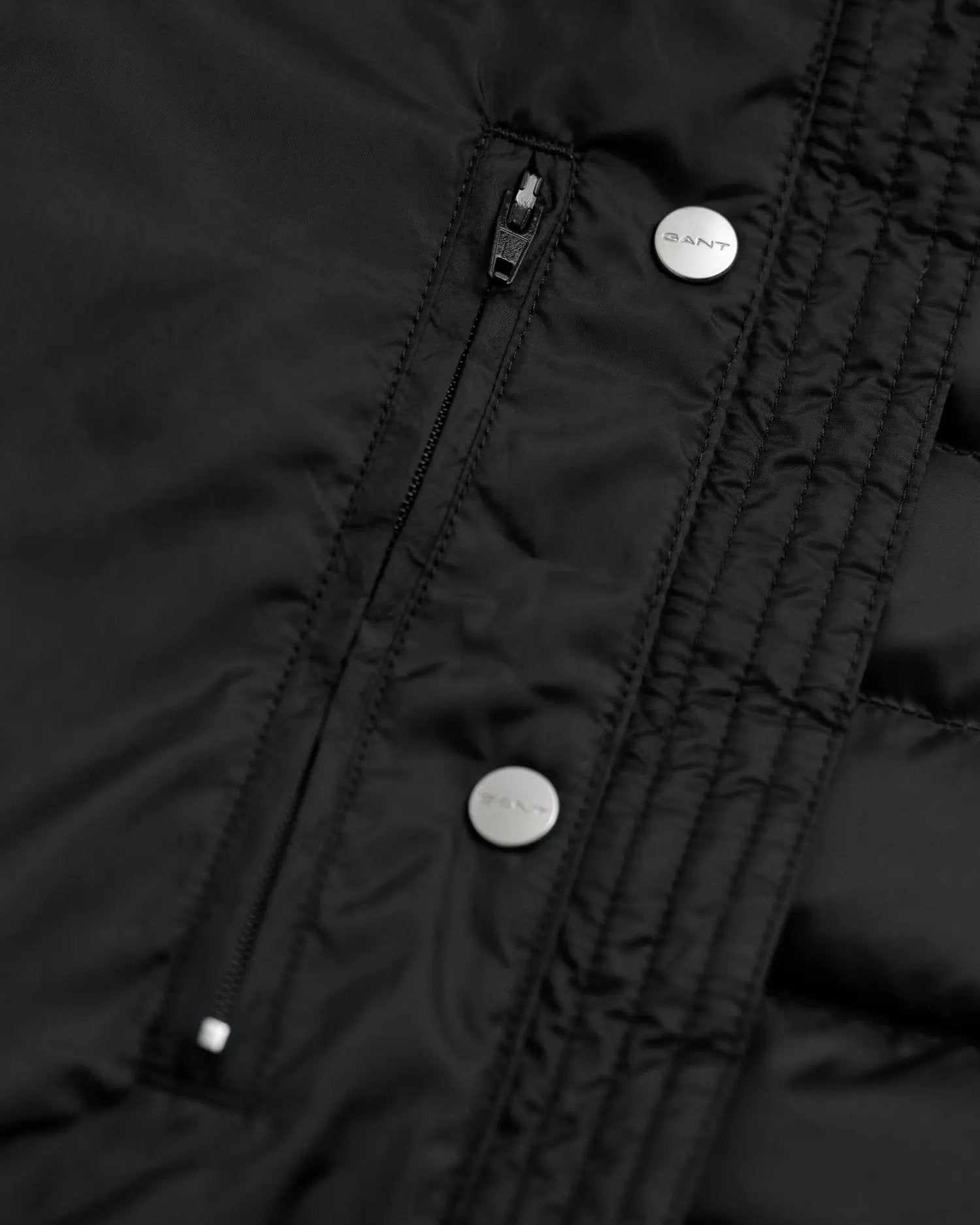 Ελαφρύ Αμάνικο Μπουφάν Με Πούπουλo GANT