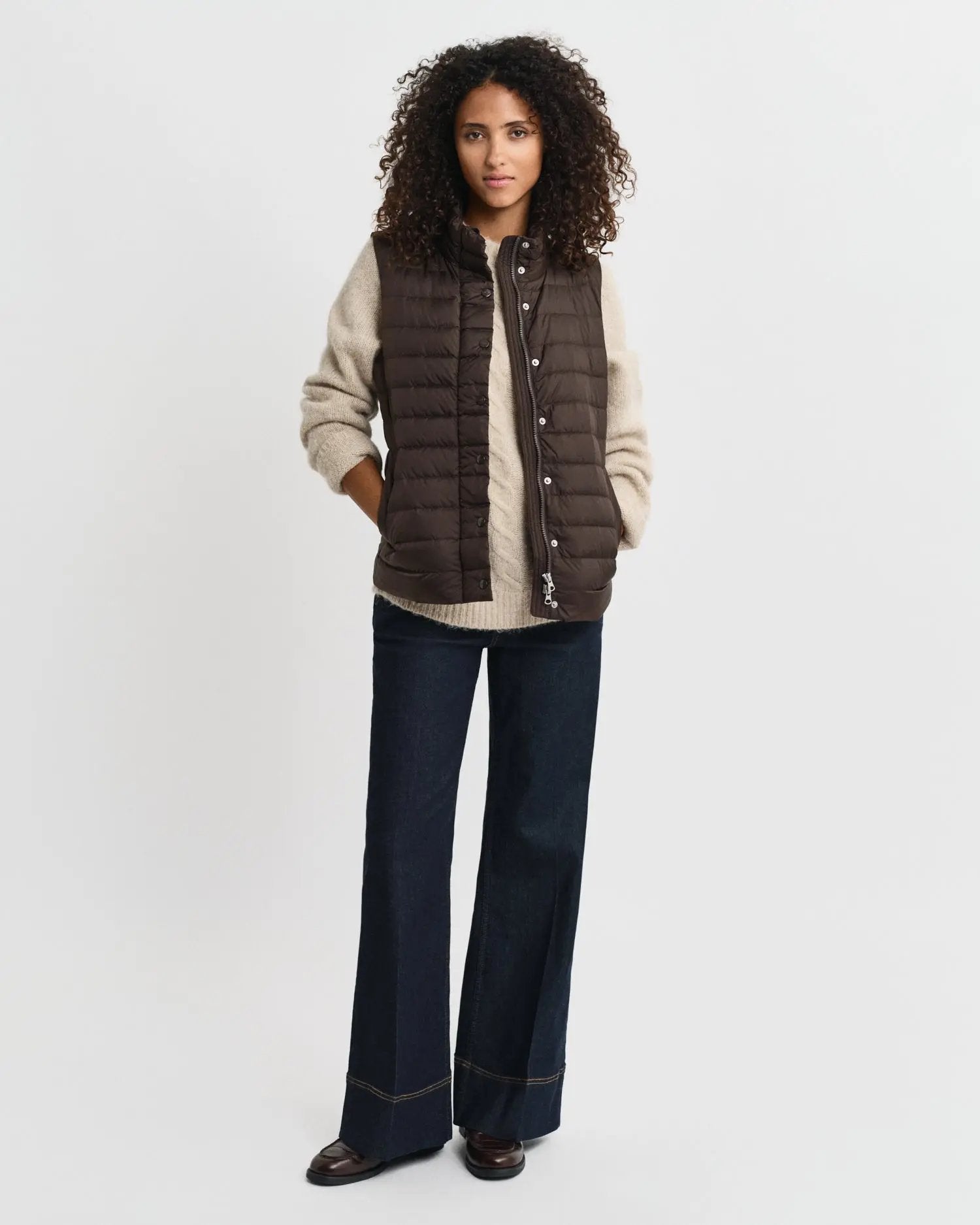 Ελαφρύ Αμάνικο Μπουφάν Με Πούπουλo GANT