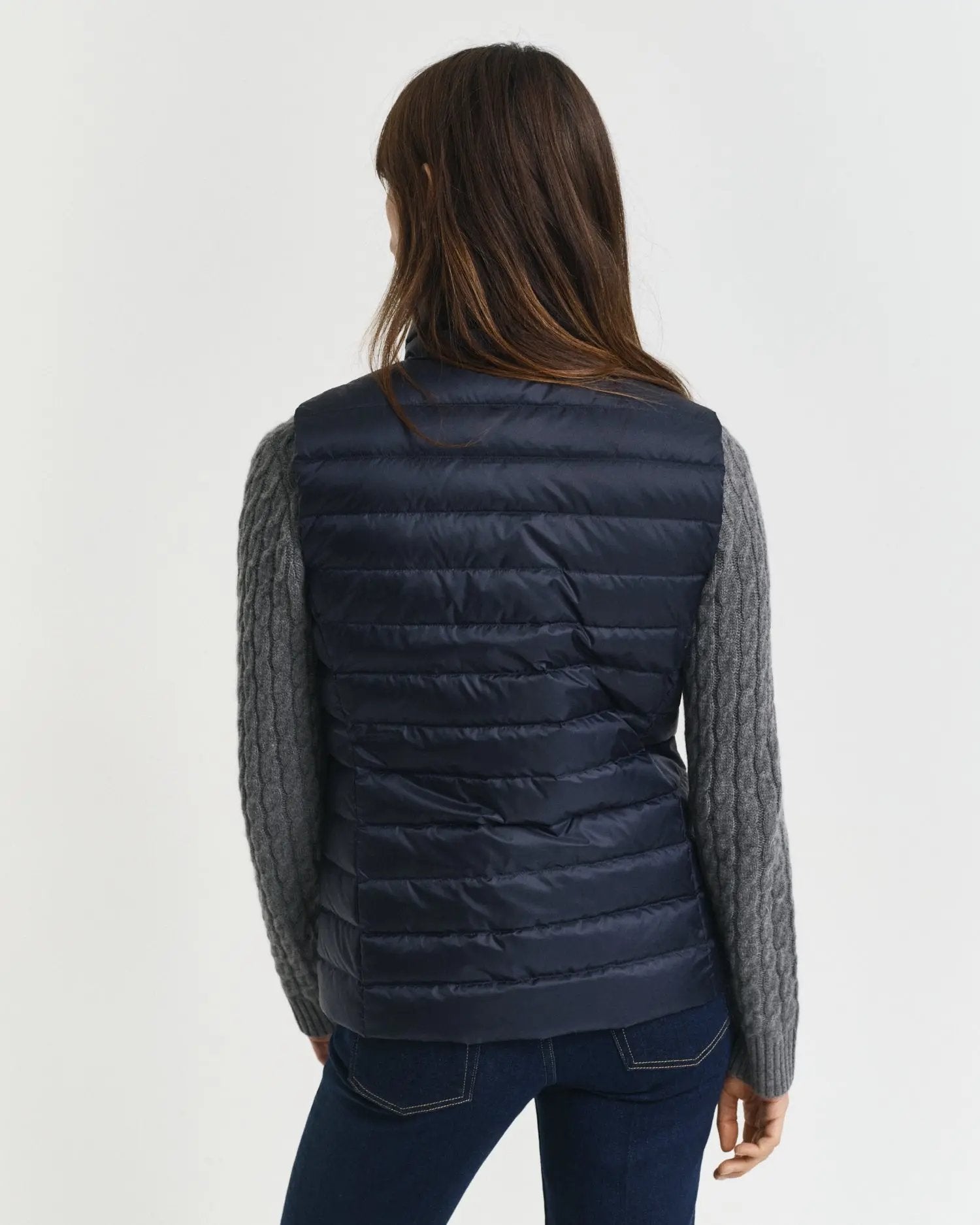 Ελαφρύ Αμάνικο Μπουφάν Με Πούπουλo GANT