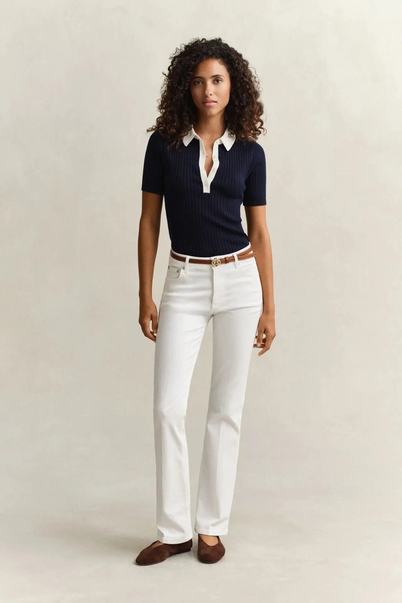 Ελαστικό Τζίν Σε Ίσια Γραμμή