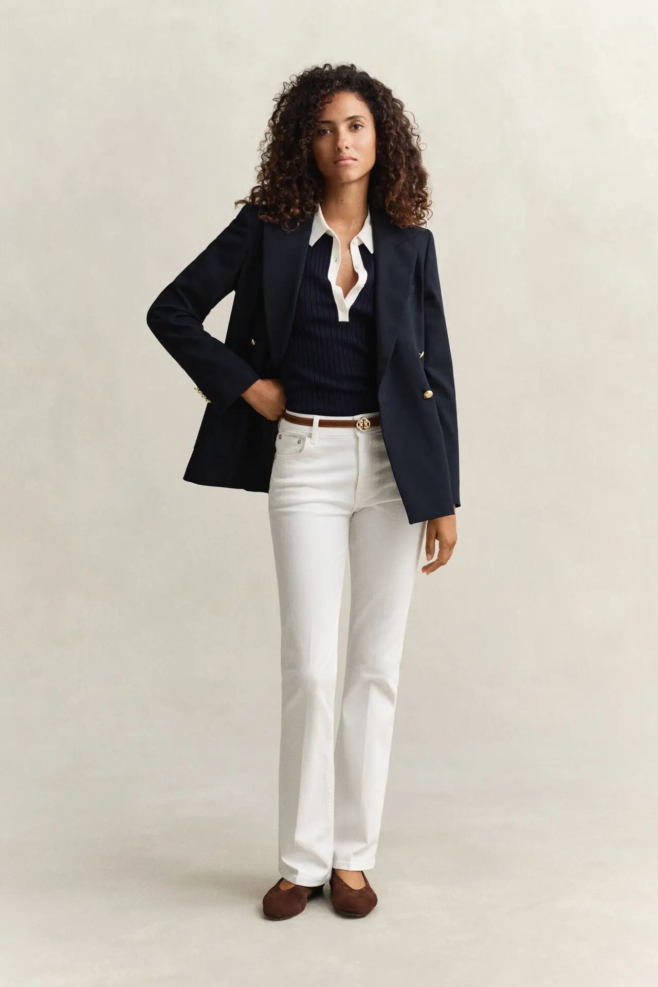 Ελαστικό Τζίν Σε Ίσια Γραμμή