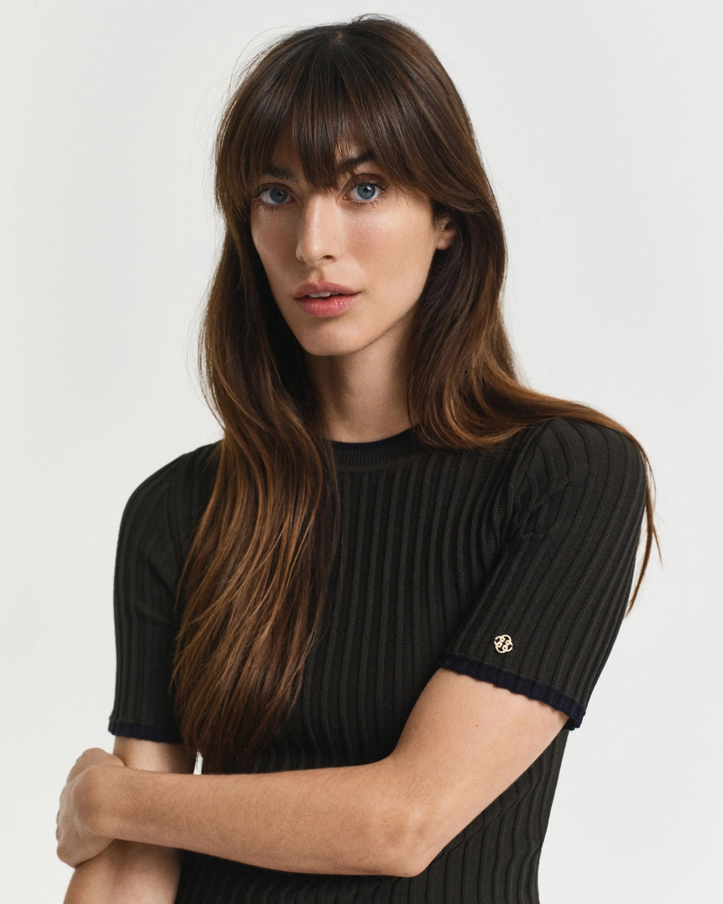 Κοντομάνικο Πουλόβερ Σε Στενή Γραμμή Με Χρυσό Charm GANT