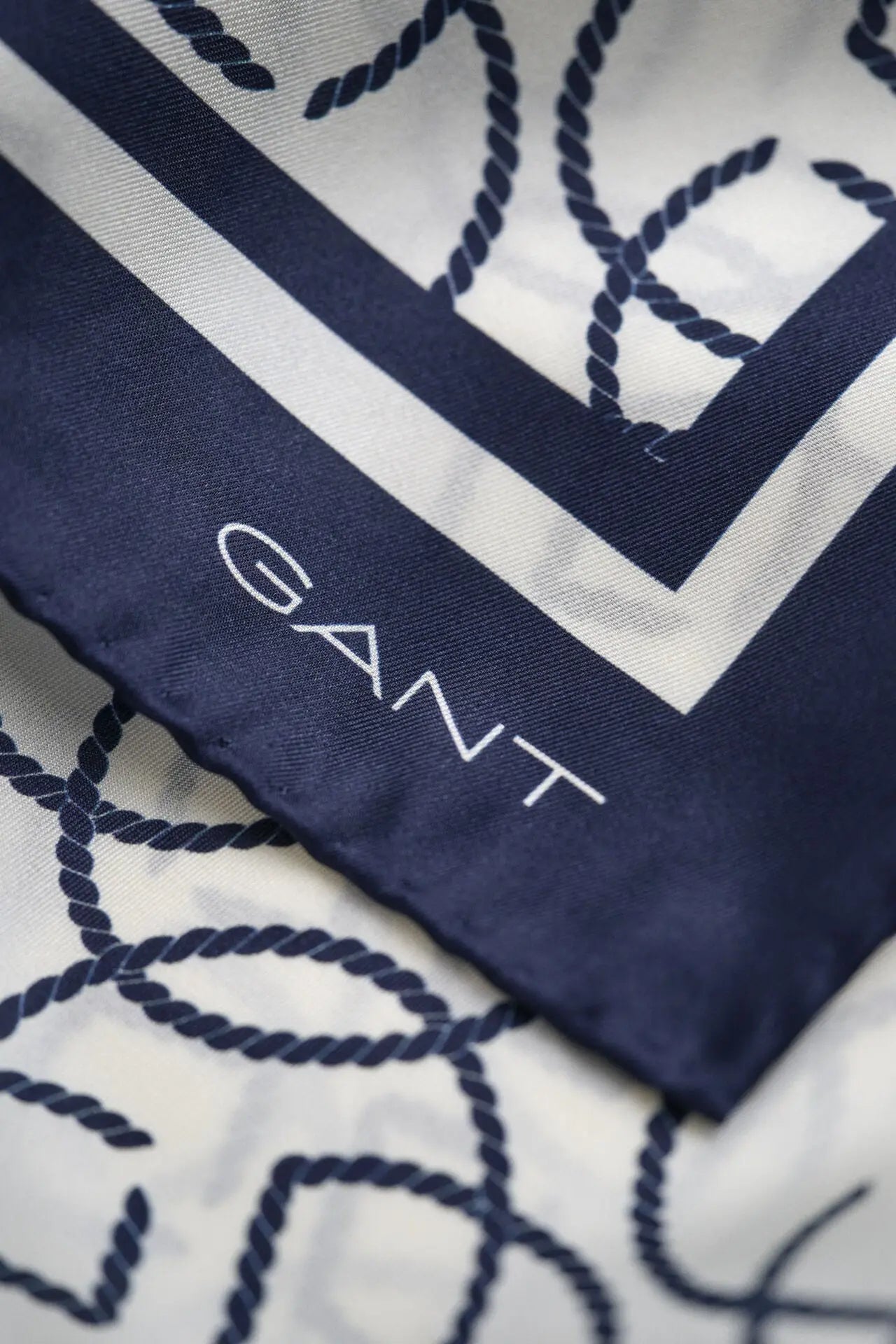 Μαντήλι Μεταξωτό Monogram GANT