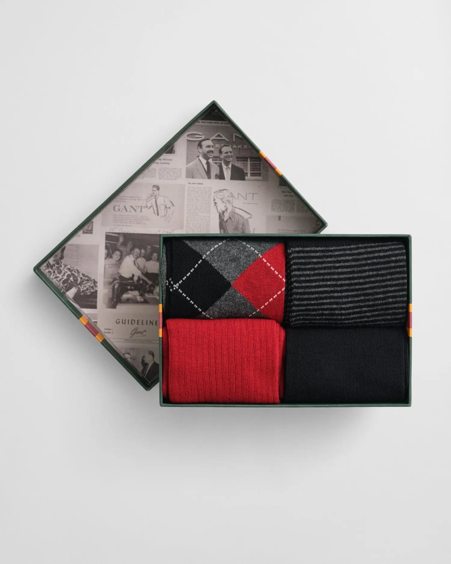 Σετ Δώρου Με 4 Ζευγάρια Κάλτσες Ριγέ & Αrgyle