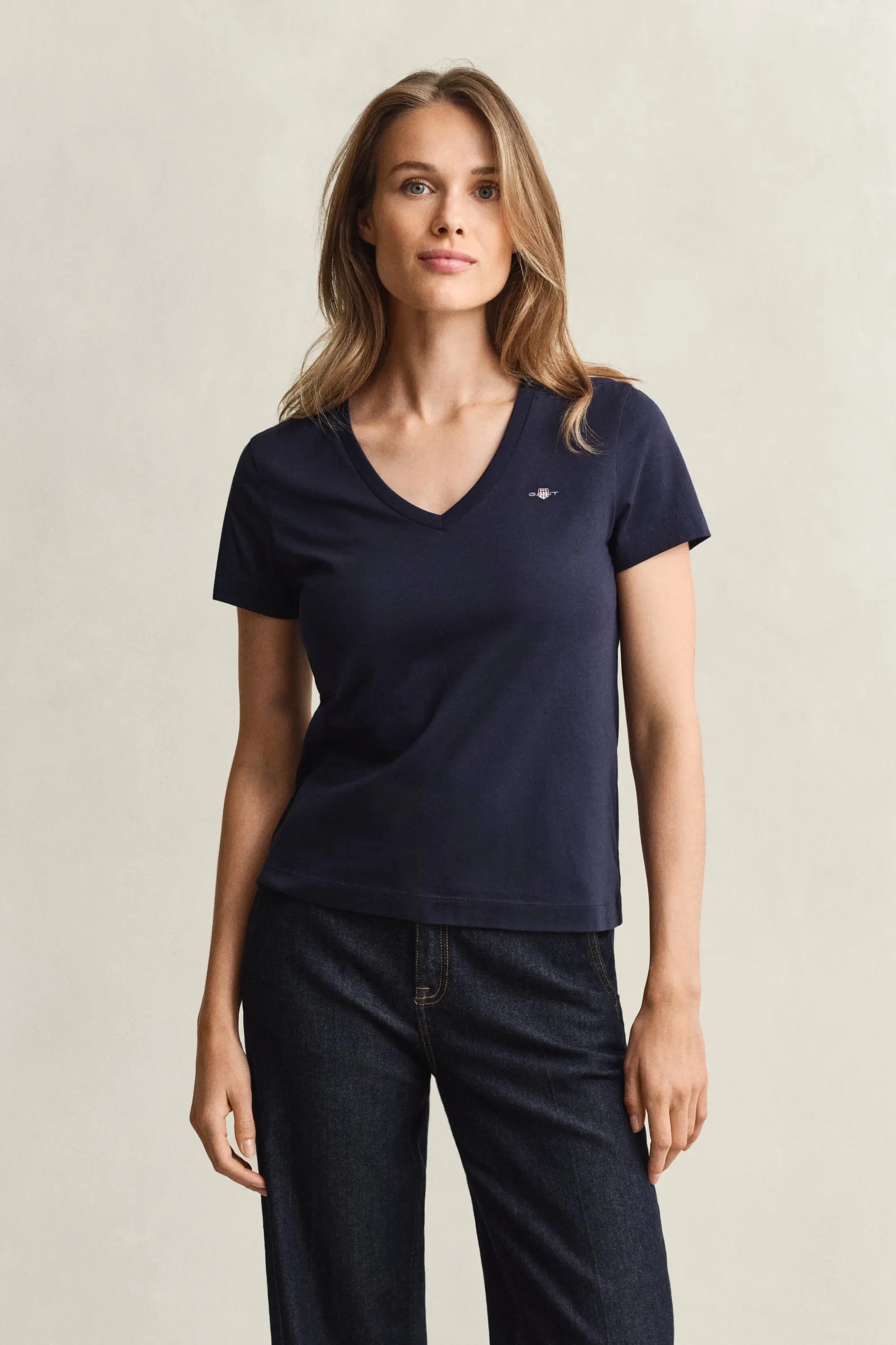 T-Shirt Shield Με Λαιμόκοψη V GANT