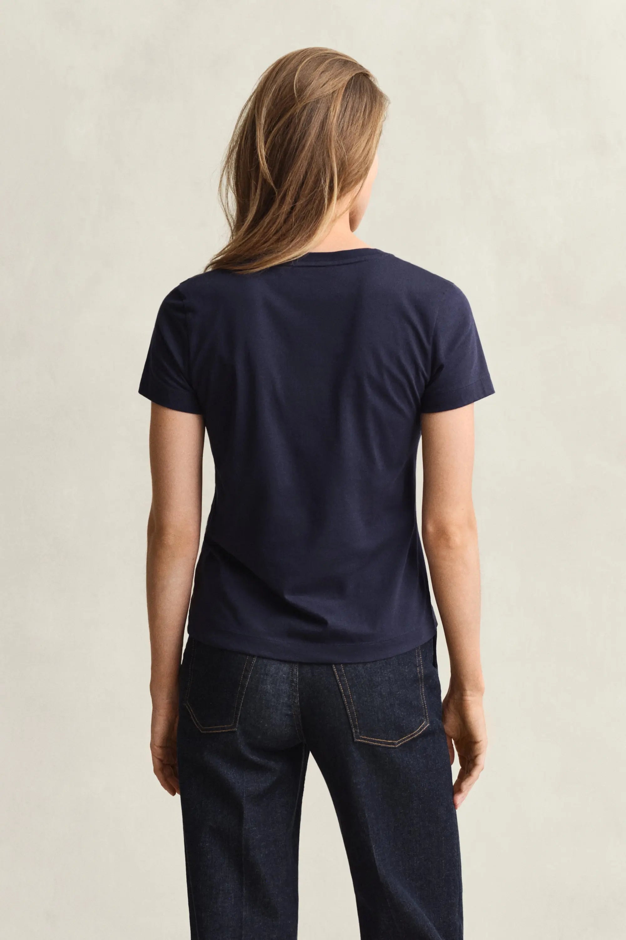 T-Shirt Shield Με Λαιμόκοψη V GANT
