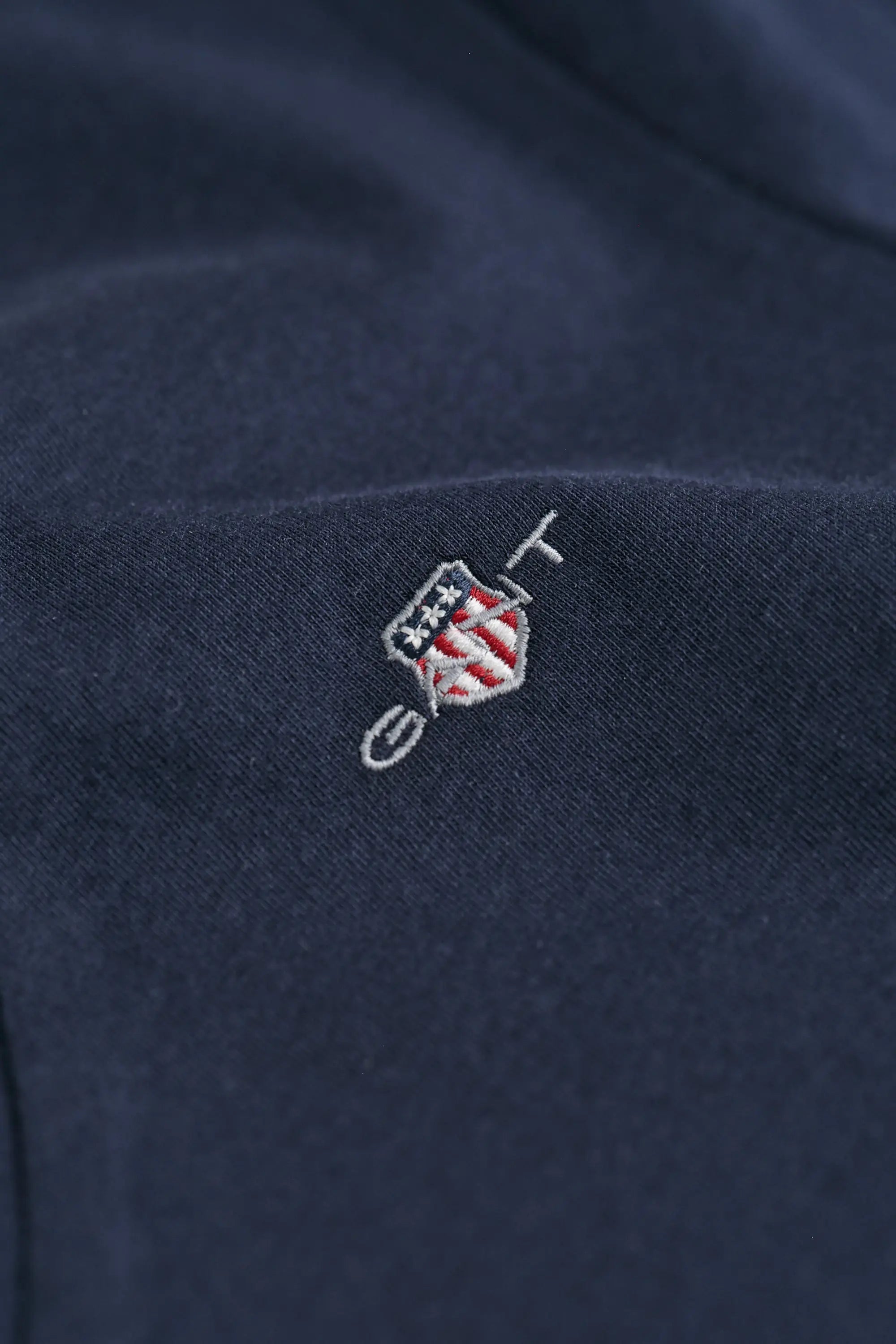 T-Shirt Shield Με Λαιμόκοψη V GANT
