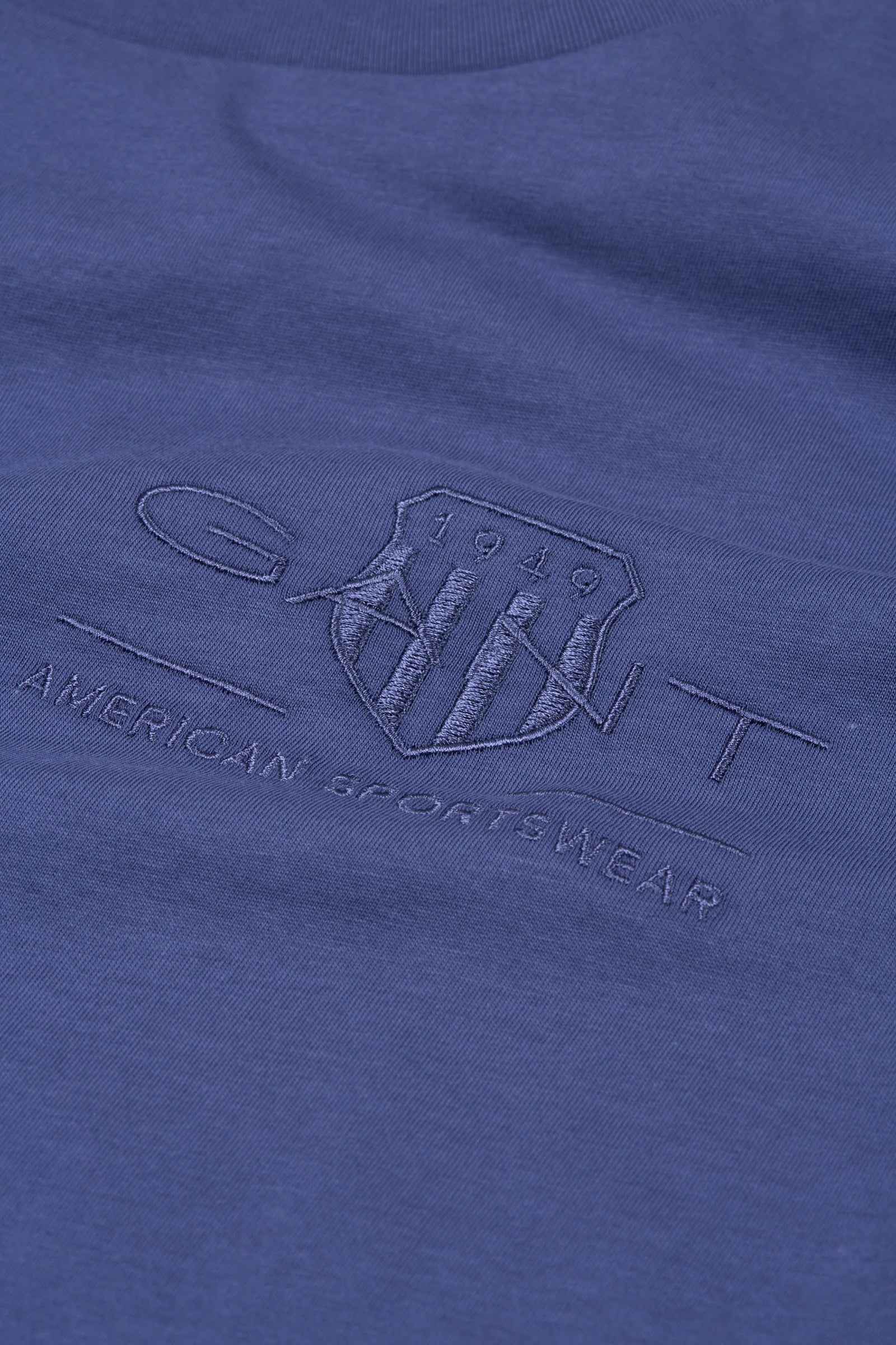 T-Shirt Tonal Archive Shield