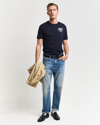 T-shirt GANT 100% βαμβάκι, κανονική γραμμή, ριπ λαιμόκοψη, λογότυπο GANT 49 με ραγισμένο εφέ στο στήθος, κωδ. 3G2003292