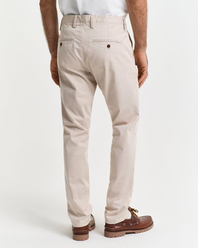 GANT chinos παντελόνι από οργανικό βαμβακερό twill με ελαστικότητα.