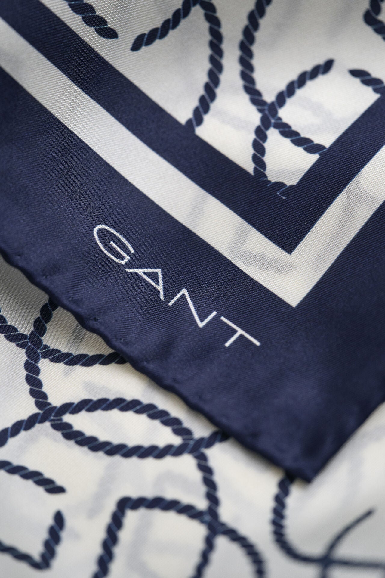 Μαντήλι Μεταξωτό Monogram GANT
